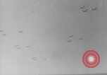 Standbild Alliierter Fallschirmjäger europäische Theater, 1944, aus Sekunde 35 historischem Filmmaterial Videoclip 65675048610