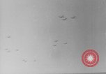 Standbild Alliierter Fallschirmjäger europäische Theater, 1944, aus Sekunde 37 historischem Filmmaterial Videoclip 65675048610