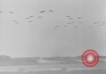 Standbild Alliierter Fallschirmjäger europäische Theater, 1944, aus Sekunde 48 historischem Filmmaterial Videoclip 65675048610