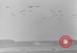 Standbild Alliierter Fallschirmjäger europäische Theater, 1944, aus Sekunde 49 historischem Filmmaterial Videoclip 65675048610