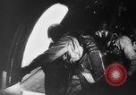 Standbild Alliierter Fallschirmjäger europäische Theater, 1944, aus Sekunde 60 historischem Filmmaterial Videoclip 65675048610
