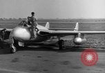 Image De Havilland DH-100 les avions à réaction Vampire Wiesbaden Allemagne, 1951, de la seconde 3 séquences d'archives historiques vidéo 65675048617
