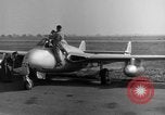 Image De Havilland DH-100 les avions à réaction Vampire Wiesbaden Allemagne, 1951, de la seconde 4 séquences d'archives historiques vidéo 65675048617