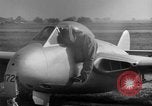 Image De Havilland DH-100 les avions à réaction Vampire Wiesbaden Allemagne, 1951, de la seconde 24 séquences d'archives historiques vidéo 65675048617