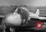 Image De Havilland DH-100 les avions à réaction Vampire Wiesbaden Allemagne, 1951, de la seconde 26 séquences d'archives historiques vidéo 65675048617