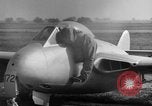 Image De Havilland DH-100 les avions à réaction Vampire Wiesbaden Allemagne, 1951, de la seconde 27 séquences d'archives historiques vidéo 65675048617