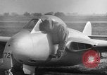 Image De Havilland DH-100 les avions à réaction Vampire Wiesbaden Allemagne, 1951, de la seconde 28 séquences d'archives historiques vidéo 65675048617