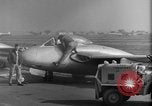 Image De Havilland DH-100 les avions à réaction Vampire Wiesbaden Allemagne, 1951, de la seconde 32 séquences d'archives historiques vidéo 65675048617