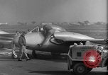 Image De Havilland DH-100 les avions à réaction Vampire Wiesbaden Allemagne, 1951, de la seconde 34 séquences d'archives historiques vidéo 65675048617