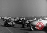 Image De Havilland DH-100 les avions à réaction Vampire Wiesbaden Allemagne, 1951, de la seconde 42 séquences d'archives historiques vidéo 65675048617
