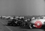 Image De Havilland DH-100 les avions à réaction Vampire Wiesbaden Allemagne, 1951, de la seconde 48 séquences d'archives historiques vidéo 65675048617