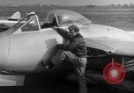 Image L'Italien de Havilland DH-100 les avions à réaction Vampire Wiesbaden Allemagne, 1951, de la seconde 19 séquences d'archives historiques vidéo 65675048618