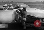 Image L'Italien de Havilland DH-100 les avions à réaction Vampire Wiesbaden Allemagne, 1951, de la seconde 20 séquences d'archives historiques vidéo 65675048618