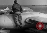 Image L'Italien de Havilland DH-100 les avions à réaction Vampire Wiesbaden Allemagne, 1951, de la seconde 25 séquences d'archives historiques vidéo 65675048618
