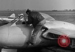 Image L'Italien de Havilland DH-100 les avions à réaction Vampire Wiesbaden Allemagne, 1951, de la seconde 28 séquences d'archives historiques vidéo 65675048618