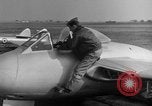 Image L'Italien de Havilland DH-100 les avions à réaction Vampire Wiesbaden Allemagne, 1951, de la seconde 29 séquences d'archives historiques vidéo 65675048618