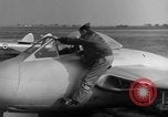 Image L'Italien de Havilland DH-100 les avions à réaction Vampire Wiesbaden Allemagne, 1951, de la seconde 34 séquences d'archives historiques vidéo 65675048618