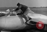 Image L'Italien de Havilland DH-100 les avions à réaction Vampire Wiesbaden Allemagne, 1951, de la seconde 37 séquences d'archives historiques vidéo 65675048618