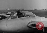 Image L'Italien de Havilland DH-100 les avions à réaction Vampire Wiesbaden Allemagne, 1951, de la seconde 43 séquences d'archives historiques vidéo 65675048618
