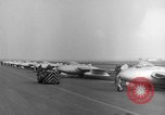 Image italien zone de camp Wiesbaden Allemagne, 1951, de la seconde 55 séquences d'archives historiques vidéo 65675048619