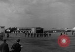 Standbild General Eisenhower Wiesbaden Deutschland, 1951, aus Sekunde 5 historischem Filmmaterial Videoclip 65675048636