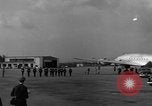 Standbild General Eisenhower Wiesbaden Deutschland, 1951, aus Sekunde 6 historischem Filmmaterial Videoclip 65675048636