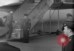 Standbild General Eisenhower Wiesbaden Deutschland, 1951, aus Sekunde 62 historischem Filmmaterial Videoclip 65675048636