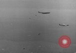 Standbild französische Fallschirmjäger Deutschland, 1951, aus Sekunde 7 historischem Filmmaterial Videoclip 65675048637