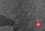 Standbild französische Fallschirmjäger Deutschland, 1951, aus Sekunde 27 historischem Filmmaterial Videoclip 65675048637
