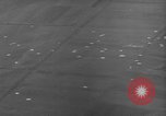 Standbild französische Fallschirmjäger Deutschland, 1951, aus Sekunde 58 historischem Filmmaterial Videoclip 65675048637