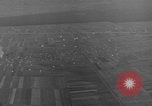 Standbild französische Fallschirmjäger Deutschland, 1951, aus Sekunde 29 historischem Filmmaterial Videoclip 65675048638