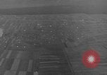 Standbild französische Fallschirmjäger Deutschland, 1951, aus Sekunde 30 historischem Filmmaterial Videoclip 65675048638