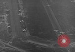 Standbild C-119 Flugzeugen Deutschland, 1951, aus Sekunde 12 historischem Filmmaterial Videoclip 65675048639