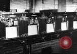 Standbild Gießerei United States USA, 1945, aus Sekunde 11 historischem Filmmaterial Videoclip 65675048645