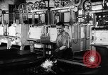 Standbild Gießerei United States USA, 1945, aus Sekunde 15 historischem Filmmaterial Videoclip 65675048645