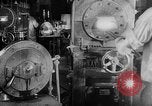 Standbild Gießerei United States USA, 1945, aus Sekunde 22 historischem Filmmaterial Videoclip 65675048645