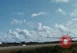 Immagine di Il Vietnam Air force C 47 piani Rach Gia Vietnam, 1966, secondo 13 filmato di repertorio 65675048653