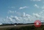 Immagine di Il Vietnam Air force C 47 piani Rach Gia Vietnam, 1966, secondo 14 filmato di repertorio 65675048653