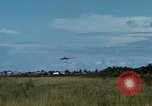Immagine di Il Vietnam Air force C 47 piani Rach Gia Vietnam, 1966, secondo 31 filmato di repertorio 65675048653