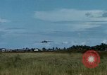 Immagine di Il Vietnam Air force C 47 piani Rach Gia Vietnam, 1966, secondo 33 filmato di repertorio 65675048653