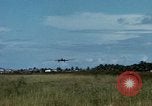 Immagine di Il Vietnam Air force C 47 piani Rach Gia Vietnam, 1966, secondo 34 filmato di repertorio 65675048653