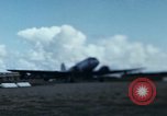 Immagine di Il Vietnam Air force C 47 piani Rach Gia Vietnam, 1966, secondo 21 filmato di repertorio 65675048654