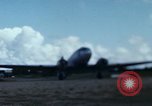 Immagine di Il Vietnam Air force C 47 piani Rach Gia Vietnam, 1966, secondo 26 filmato di repertorio 65675048654