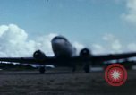 Immagine di Il Vietnam Air force C 47 piani Rach Gia Vietnam, 1966, secondo 29 filmato di repertorio 65675048654