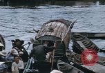 Standbild Einbaum Boote Kien Thanh Vietnam, 1966, aus Sekunde 17 historischem Filmmaterial Videoclip 65675048661
