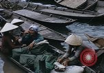 Standbild Einbaum Boote Kien Thanh Vietnam, 1966, aus Sekunde 41 historischem Filmmaterial Videoclip 65675048661