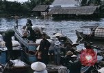 Standbild Einbaum Boote Kien Thanh Vietnam, 1966, aus Sekunde 48 historischem Filmmaterial Videoclip 65675048661