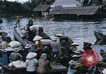 Standbild Einbaum Boote Kien Thanh Vietnam, 1966, aus Sekunde 56 historischem Filmmaterial Videoclip 65675048661