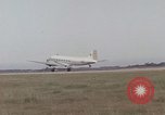 Image Vietnam Force aérienne C 47 aéronefs Vietnam, 1966, de la seconde 8 séquences d'archives historiques vidéo 65675048670