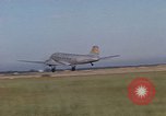 Image Vietnam Force aérienne C 47 aéronefs Vietnam, 1966, de la seconde 30 séquences d'archives historiques vidéo 65675048670